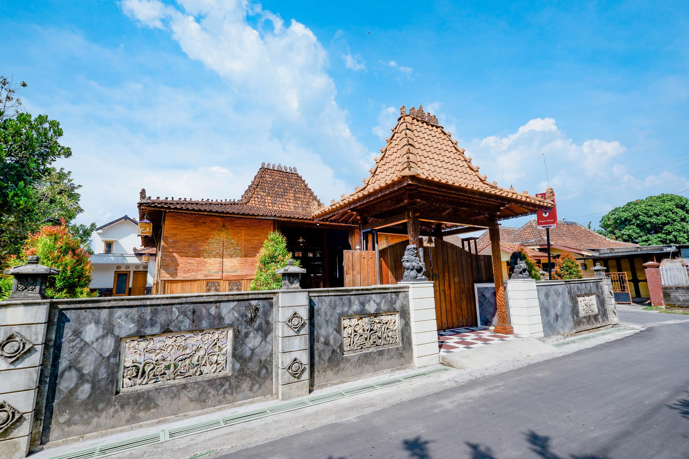 Oyo 2327 Pagsis Village Klaten Экстерьер фото