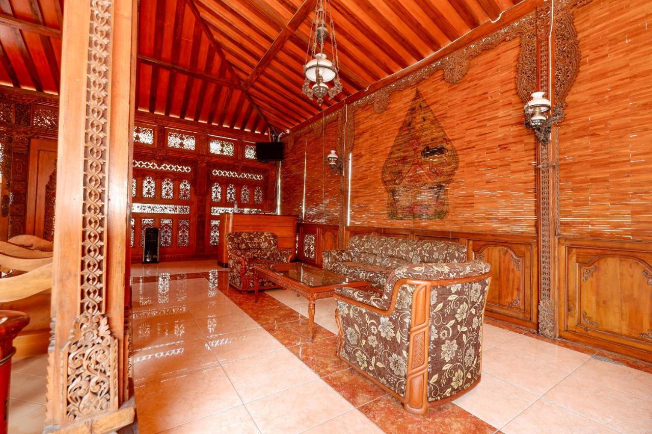 Oyo 2327 Pagsis Village Klaten Экстерьер фото