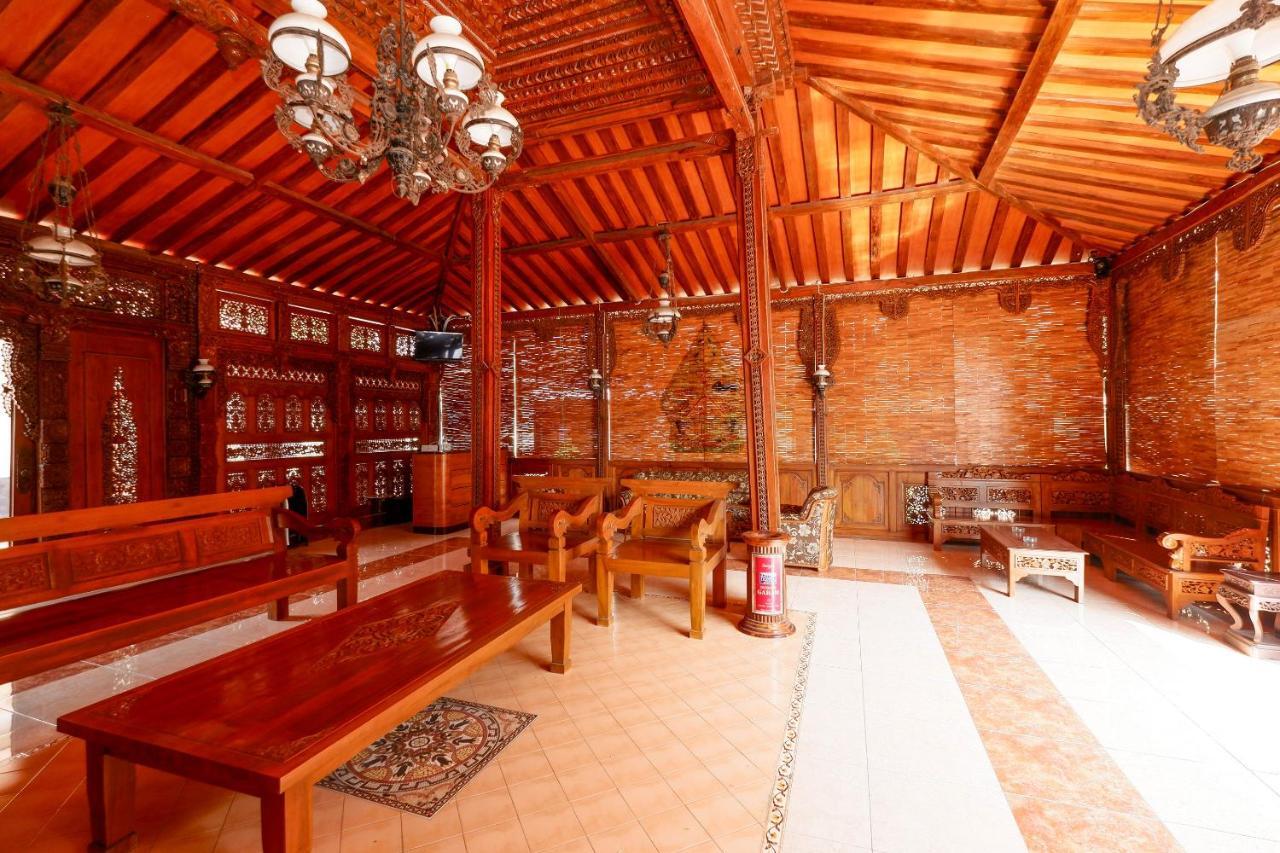 Oyo 2327 Pagsis Village Klaten Экстерьер фото